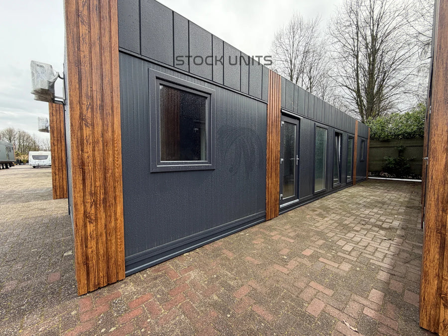 Gastenverblijf 13x3,2m RO - 2 Slaapkamers - Direct leverbaar