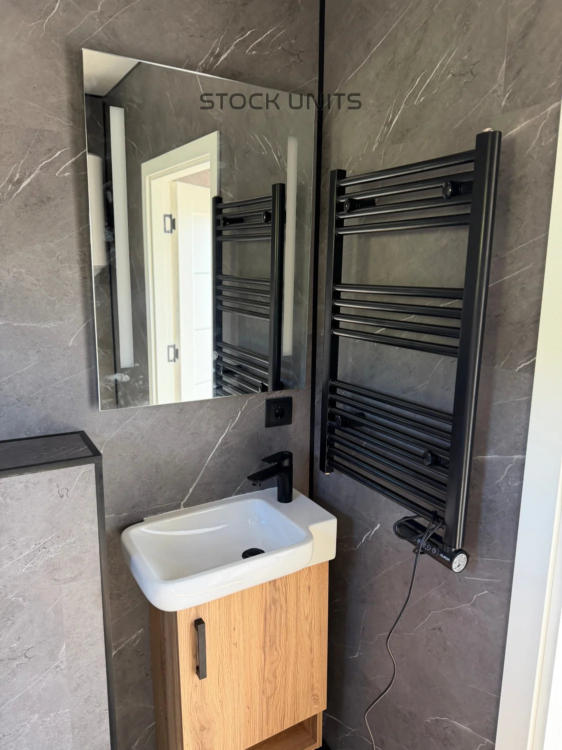 Woonunit 13x3,2m RO 42m2 - 1 slaapkamer - Direct leverbaar