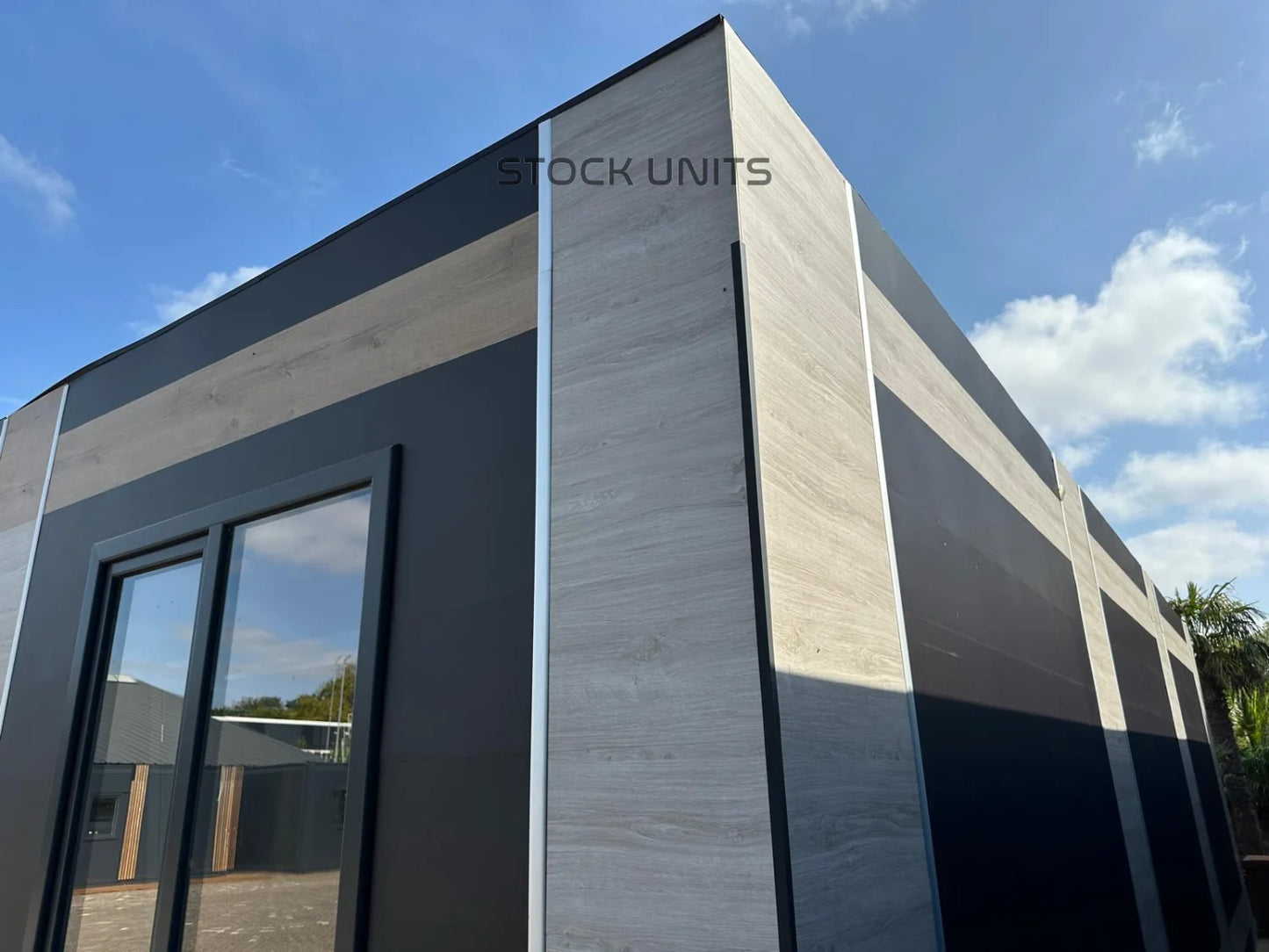 Geschakelde casco unit 6,7x11,5m (74m²) Direct leverbaar