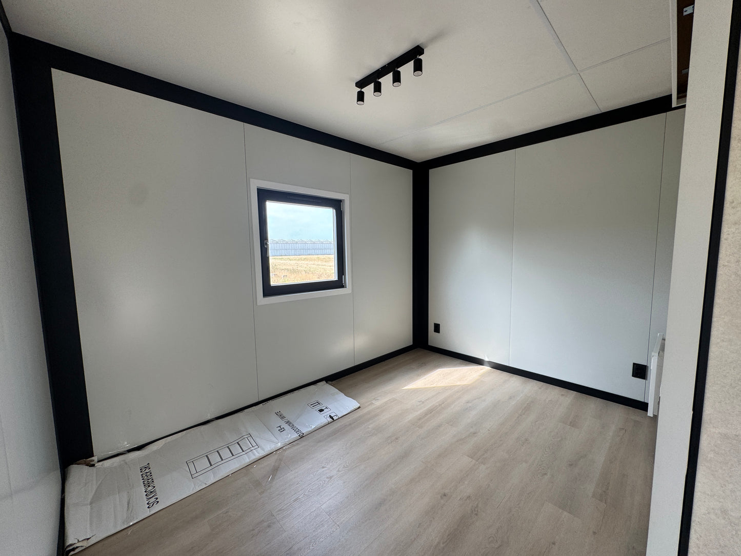 Woonunit 44m² (11,2x3,91m) - 2 slaapkamers - RO