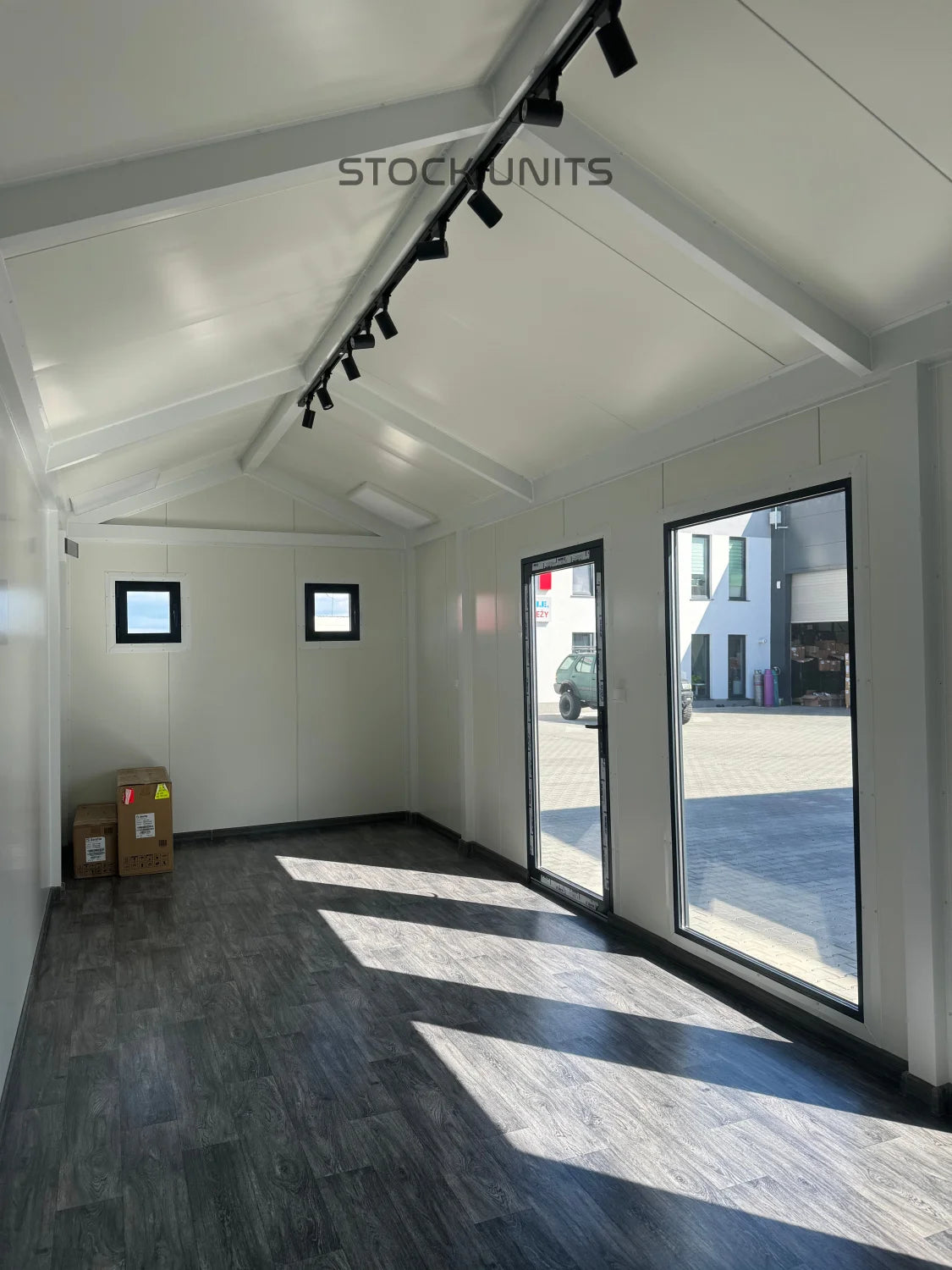 Kantoorunit met Puntdak 26m2 8x3,2m