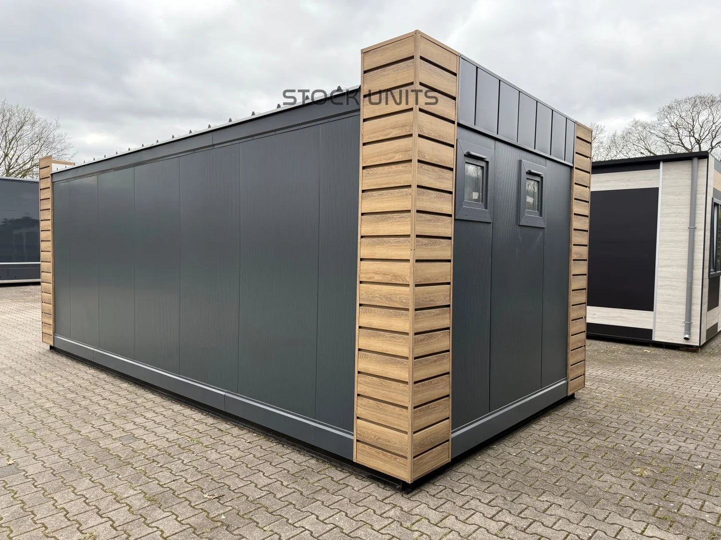 Kantoorunit met Toilet & Douche 22m2 7x3,2m