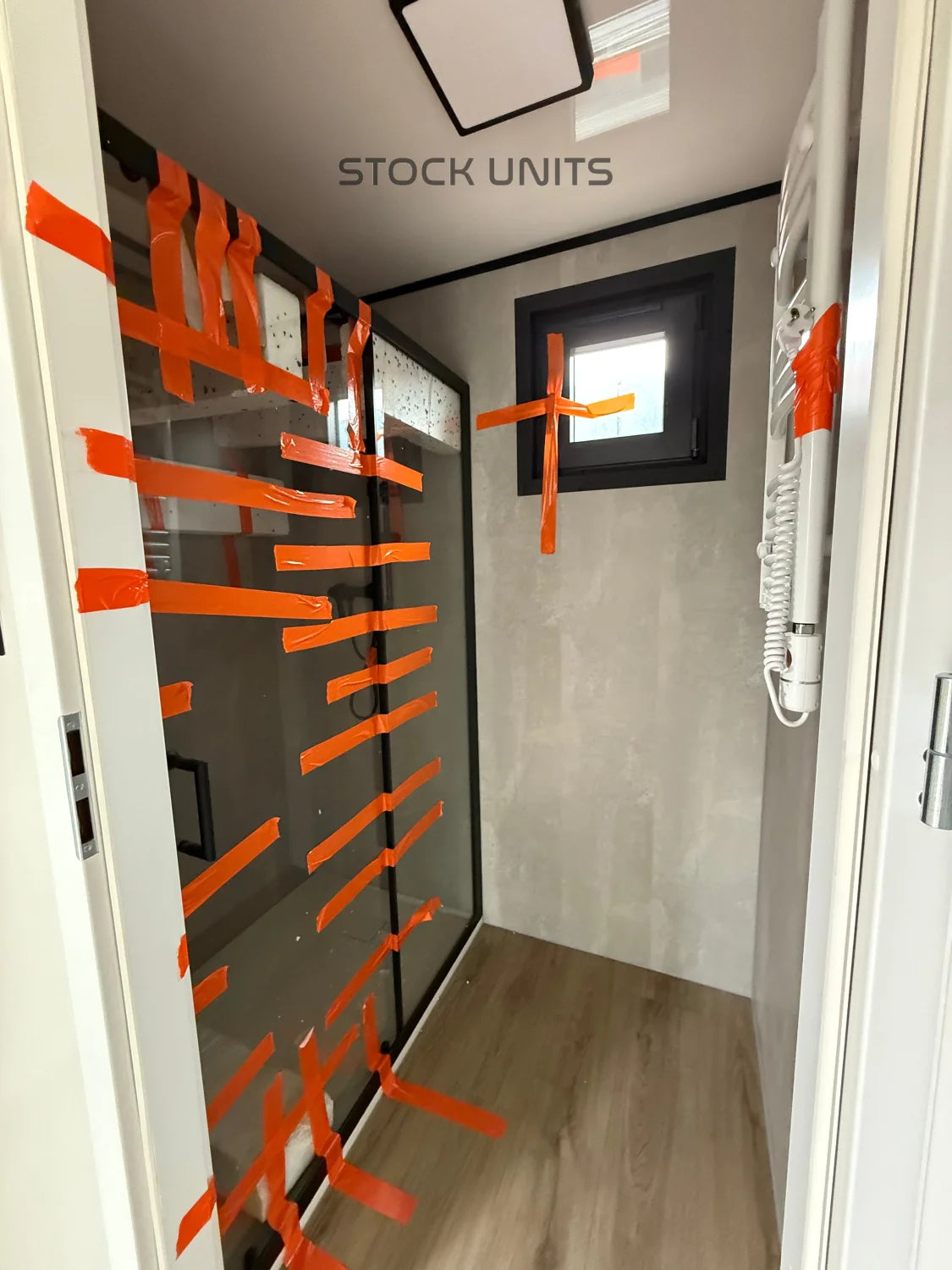 Kantoorunit met Toilet & Douche 22m2 7x3,2m