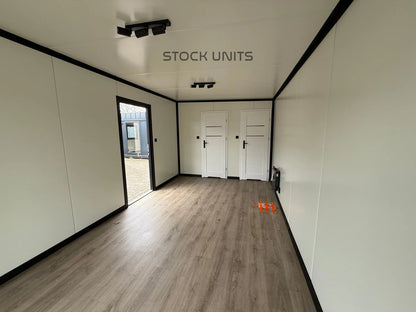 Kantoorunit met Toilet & Douche 22m2 7x3,2m