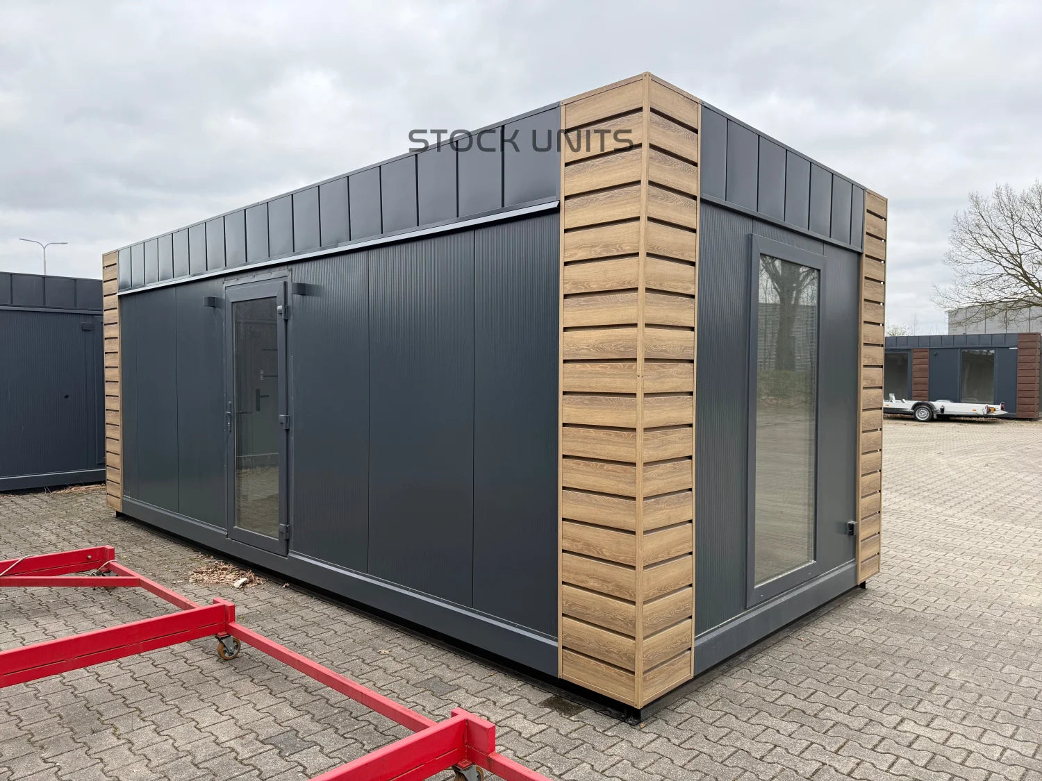 Kantoorunit met Toilet & Douche 22m2 7x3,2m