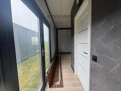 Woonunit 8x3,5m RO - Direct leverbaar