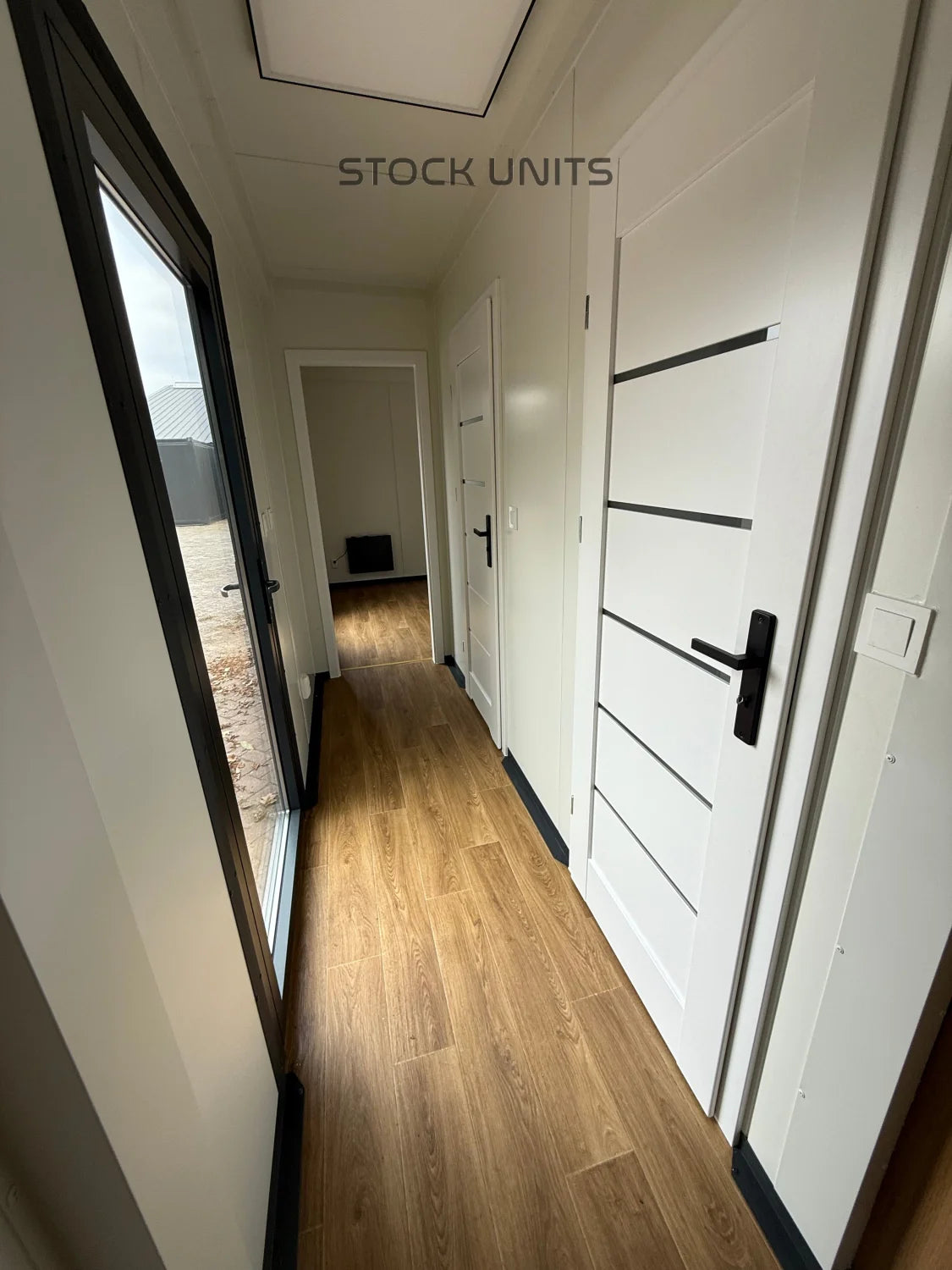 Noodwoning 11x3,2m PL - Direct Leverbaar