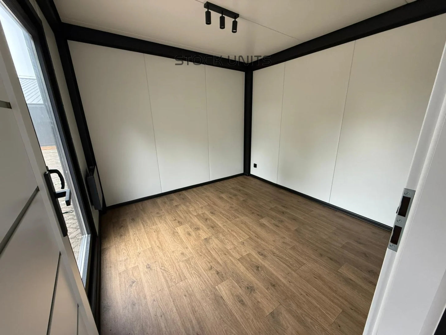 Noodwoning 13x3,2m 42m2 - 1 slaapkamer (PL) - Direct leverbaar