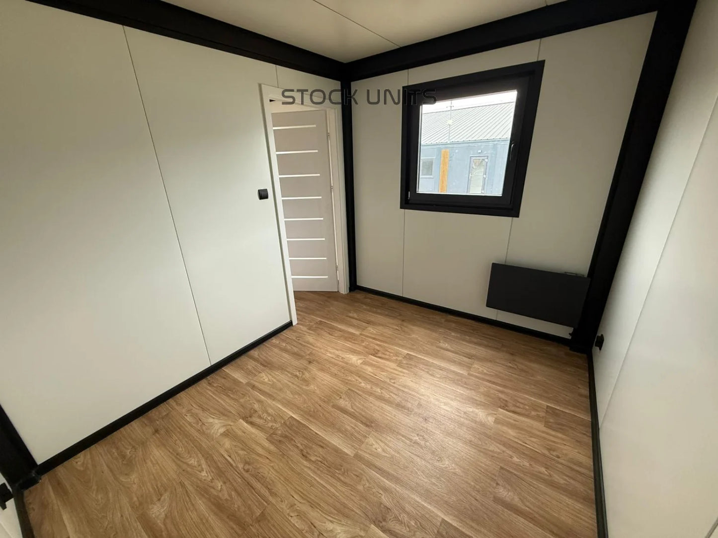 Noodwoning 8x3,2m - 1 slaapkamer - Direct leverbaar