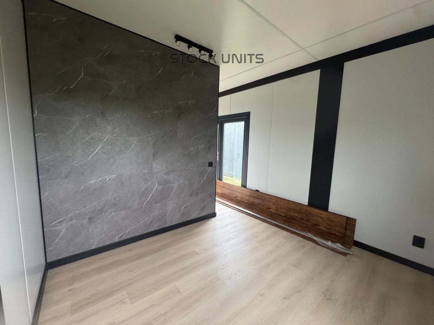 Woonunit 8x3,5m RO - Direct leverbaar