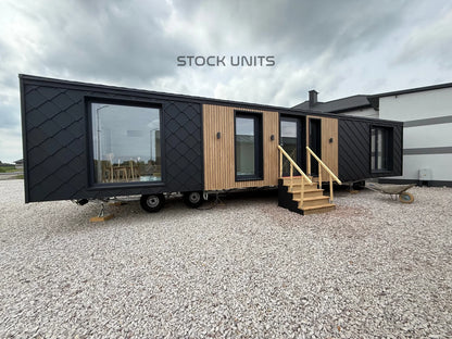 Tiny House “Onyx XL” – 57 m² Luxe Designwoning op Wielen met 2 Slaapkamers