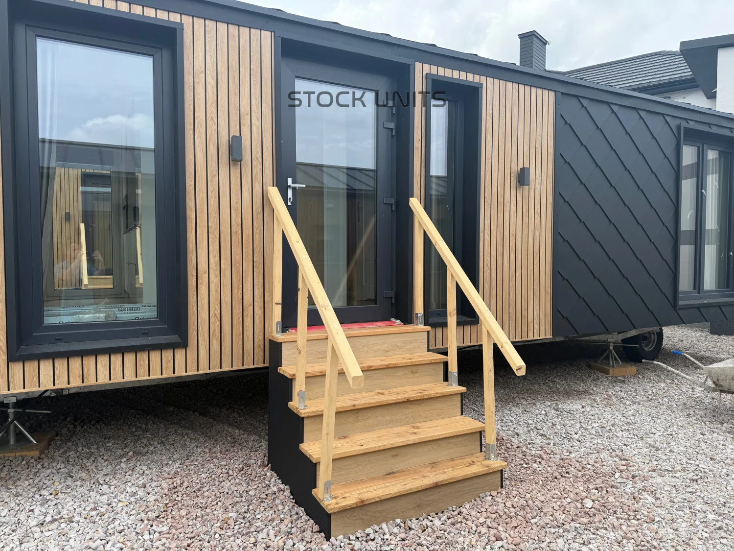 Tiny House “Onyx XL” – 57 m² Luxe Designwoning op Wielen met 2 Slaapkamers