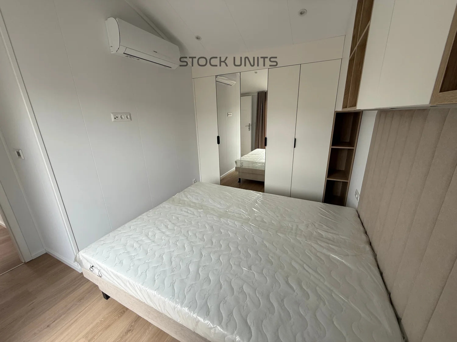 Tiny House “Onyx XL” – 57 m² Luxe Designwoning op Wielen met 2 Slaapkamers