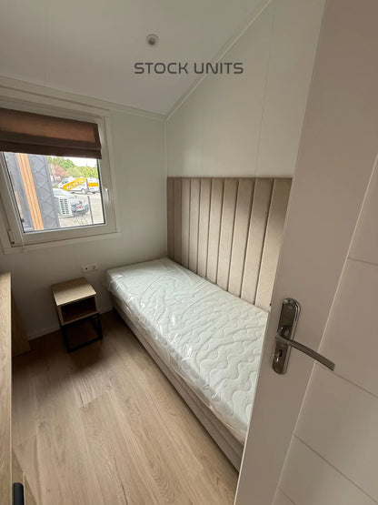 Tiny House “Onyx XL” – 57 m² Luxe Designwoning op Wielen met 2 Slaapkamers