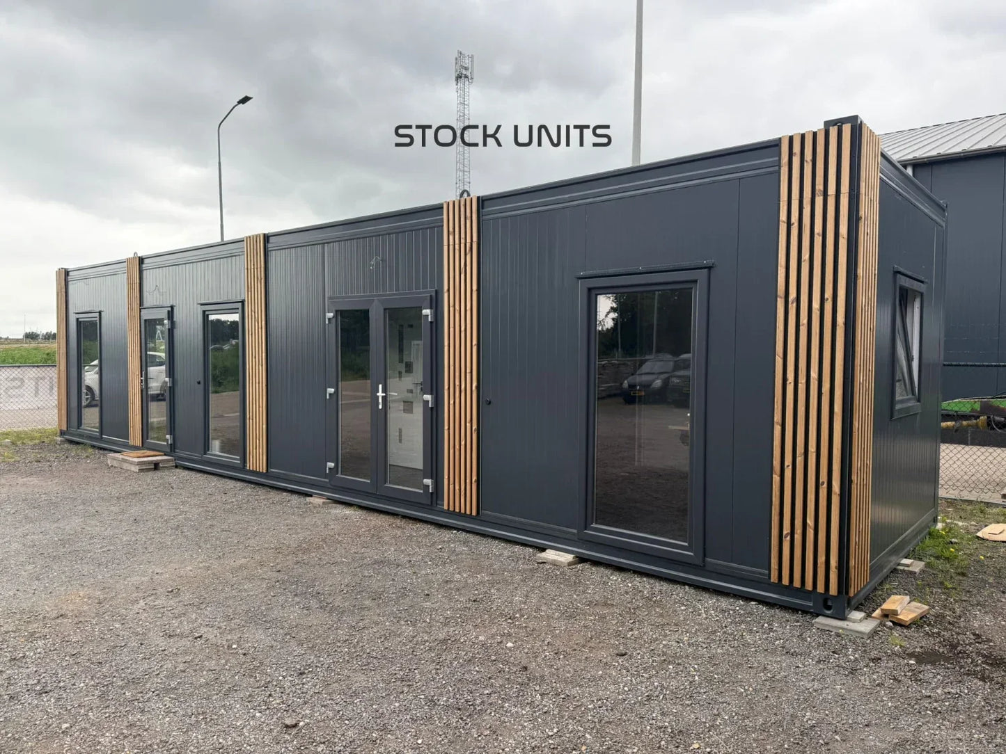 Tweedehands Containerwoning 13x3,2m 42m2 RO - 2 Slaapkamers - Direct Leverbaar