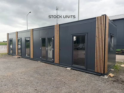 Tweedehands Containerwoning 13x3,2m 42m2 RO - 2 Slaapkamers - Direct Leverbaar