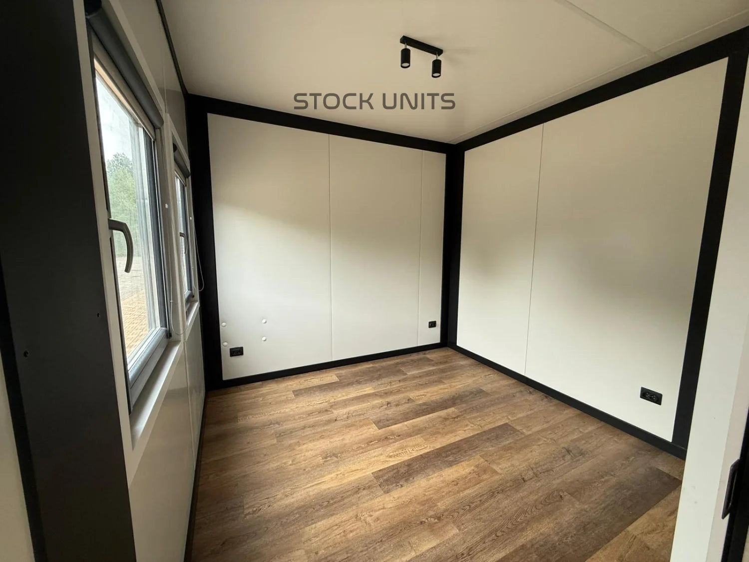 Noodwoning 11x3,2m RO - 1 slaapkamer