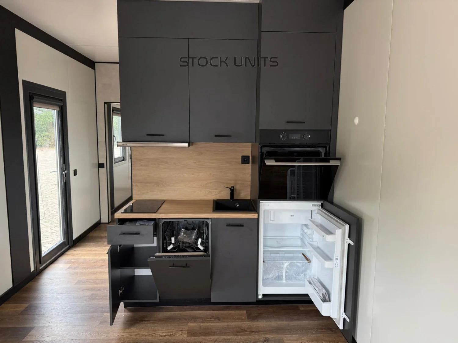 Noodwoning 11x3,2m RO - 1 slaapkamer