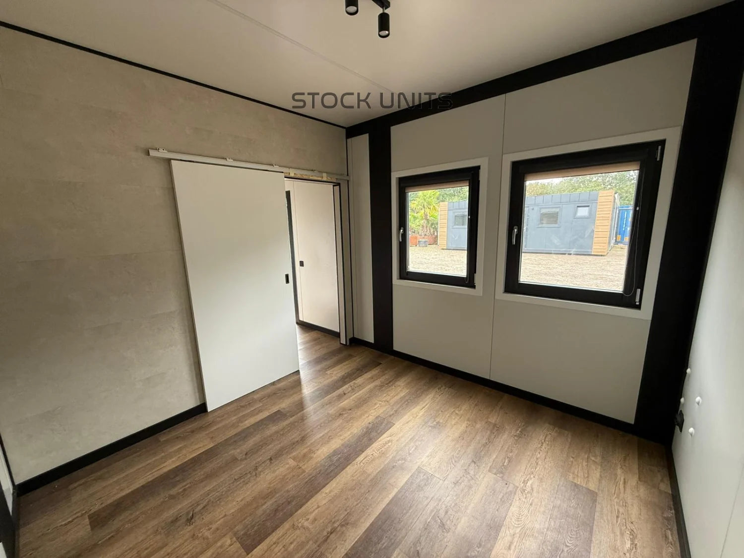 Noodwoning 11x3,2m RO - 1 slaapkamer