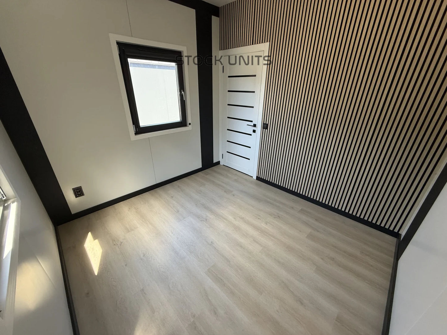 Woonunit 10x3,2m RO - 1 slaapkamer - Direct leverbaar